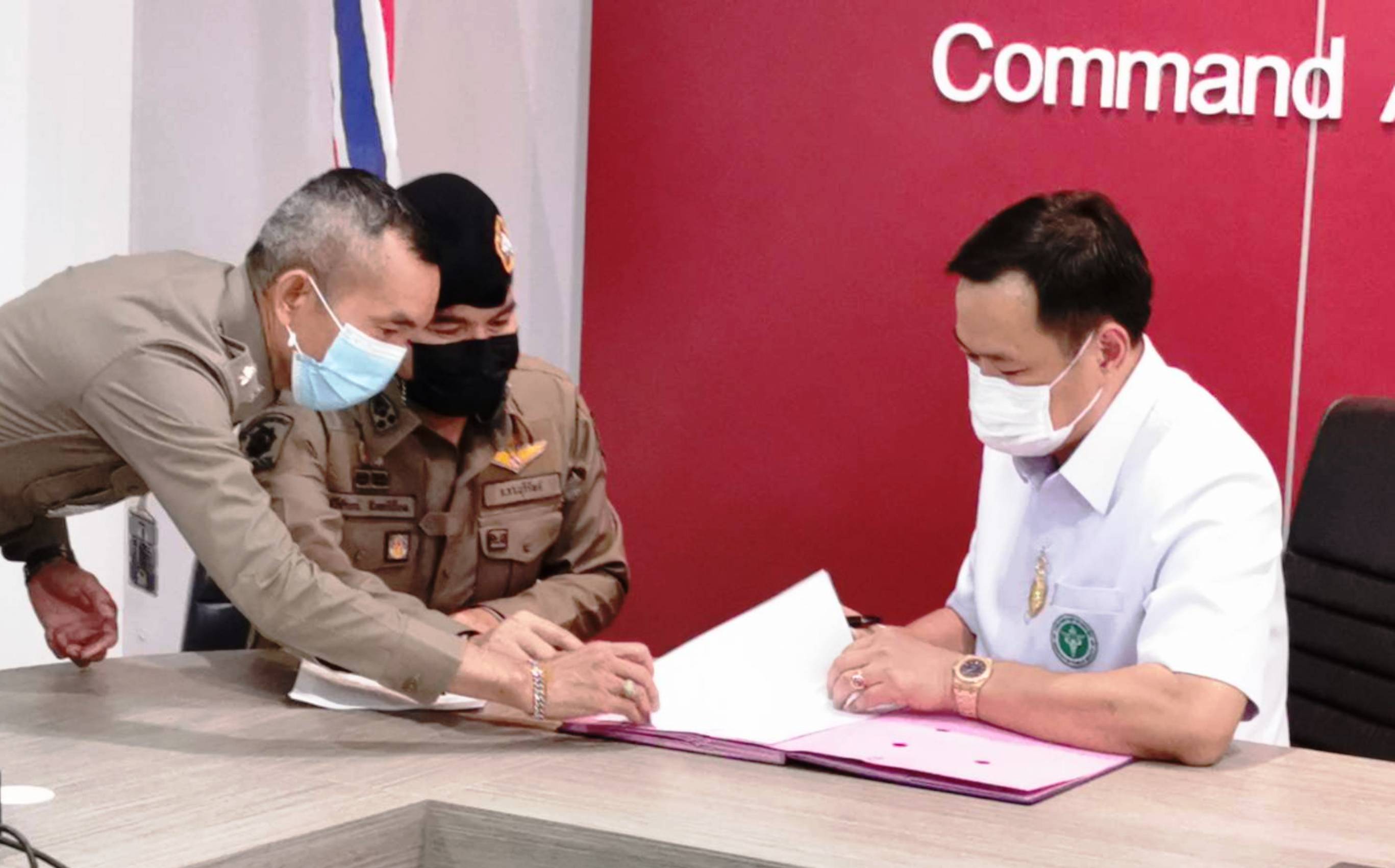 'อนุทิน'ขึ้นโรงพักบุรีรัมย์ถอนฟ้อง'หม่อมปลื้ม'หลังพูดขอโทษผ่านรายการ ว๊อยซ์