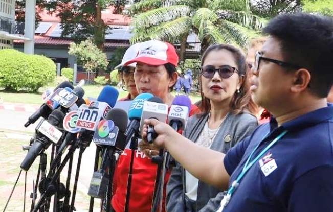 "คนเสื้อแดง" หนุนกรมราชทัณฑ์ กรณี "ทักษิณ" ชี้ทุกคนมีสิทธิเท่าเทียม โต้ คปท. แทรกแซงผู้ต้องขัง