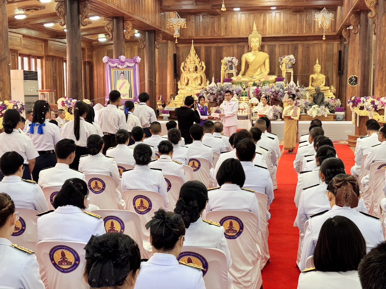 พระเจ้าวรวงศ์เธอ พระองค์เจ้าอทิตยาทรกิติคุณ ทรงพระกรุณาประทานผ้าพระกฐิน วัดไพรพัฒนา