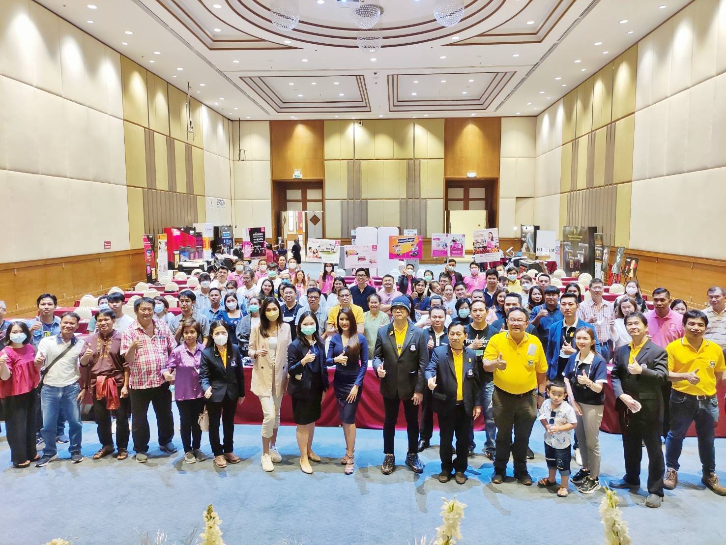 “สคช."Upskill ชวนร้านถ่ายภาพสร้างช่องทางการขายบนแพลตฟอร์ม E-COMMERCE!