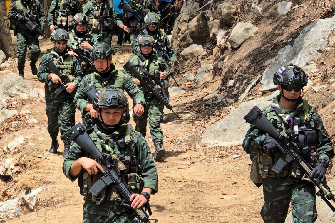 สถานการณ์ตึงเครียด! "แม่ทัพภาคที่ 1" สั่งปิดด่วน 5 ด่านชายแดน "ไทย-กัมพูชา" รอยืนยันแผน "จักรพงษ์ภูวนารถ"