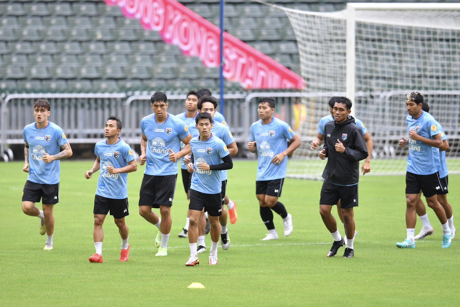 คลอด 11 แข้ง "ฟุตบอลทีมชาติไทย" จัดเต็ม "ชนาธิป-ธีรศิลป์-สุภโชค-สารัช" พร้อมซด "ฮ่องกง" เวลา 19.00 น. วันนี้
