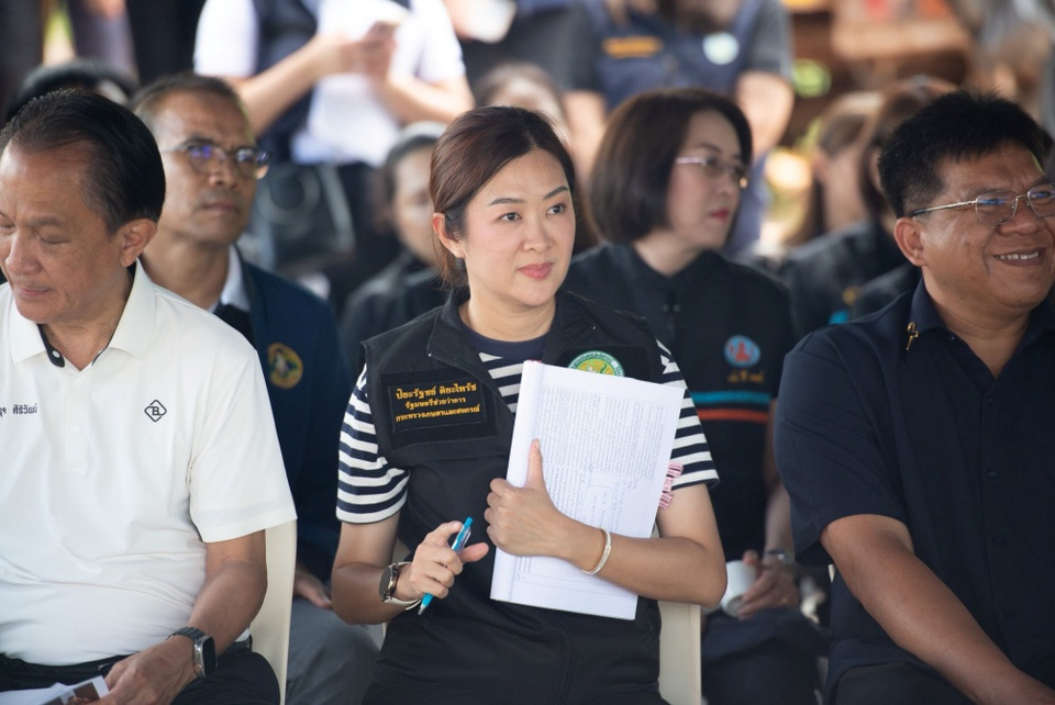 รมช.เกษตรฯ ติดตามฟื้นฟูสะพานส่งน้ำคลองสายใหญ่ฝั่งซ้าย เพิ่มประสิทธิภาพบริหารจัดการน้ำเพื่อเกษตรกรรม