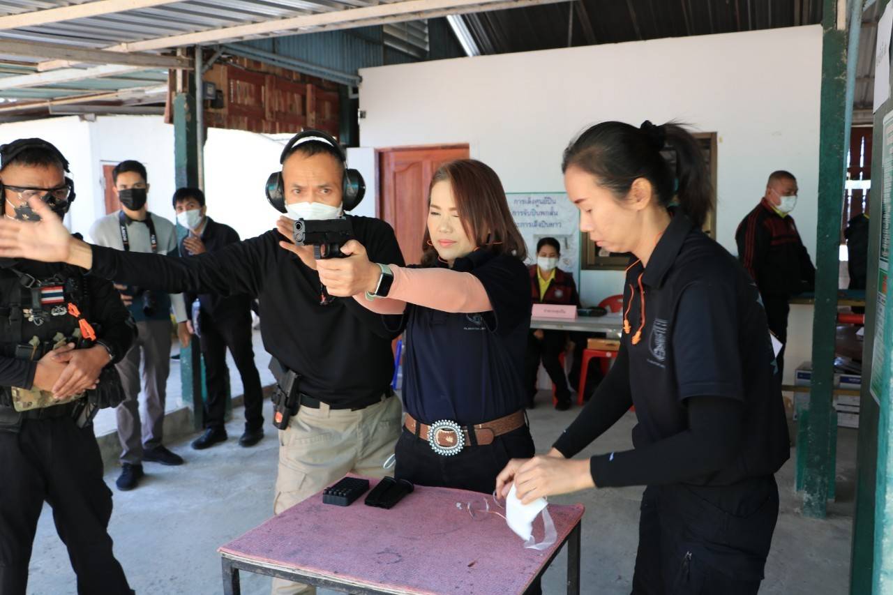 ตำรวจภูธรร้อยเอ็ดฝึกอบรมแข่งขันยิงปืนยุทธวิธีสำหรับส่วนราชการ ปี 2565