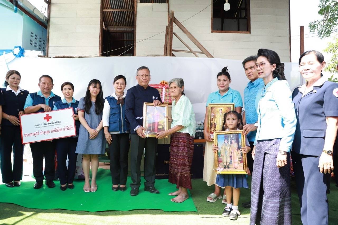 ผู้ว่าฯยโสธรมอบบ้านเฉลิมพระเกียรติในโอกาสวันแม่แห่งชาติ 12 สิงหาคม 2566