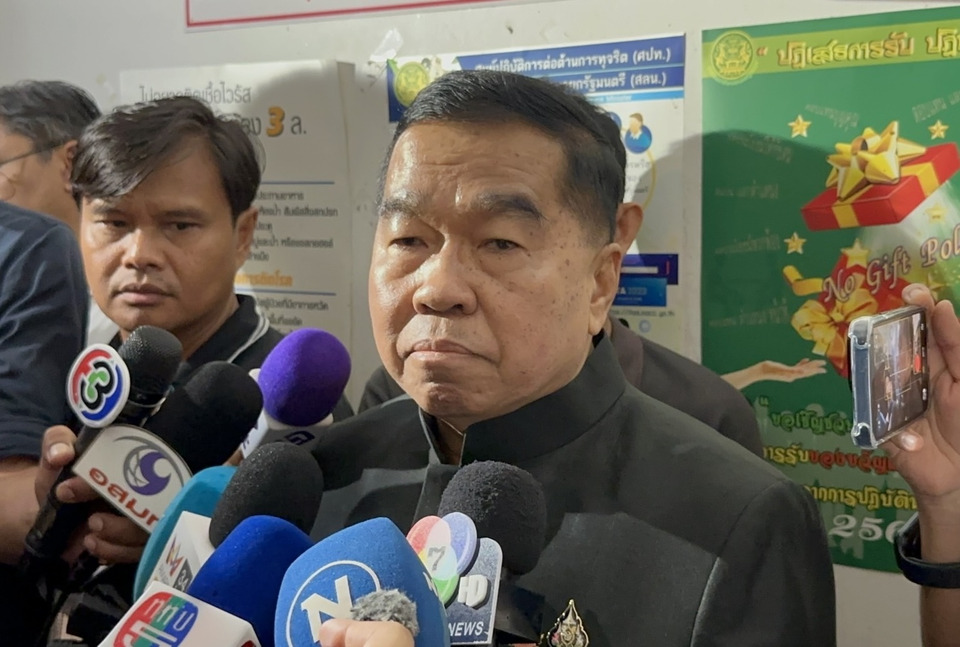 ”บิ๊กเล็ก“ มอบ “บิ๊กดุลย์” สางปัญหา "โควตาสลาก อผศ." บอก "ฝ่ายค้าน" ไม่ต้องตามหา ยันไม่นิ่งนอนใจ ชี้ "ข้าราชการ" เอี่ยวโดนแน่ 