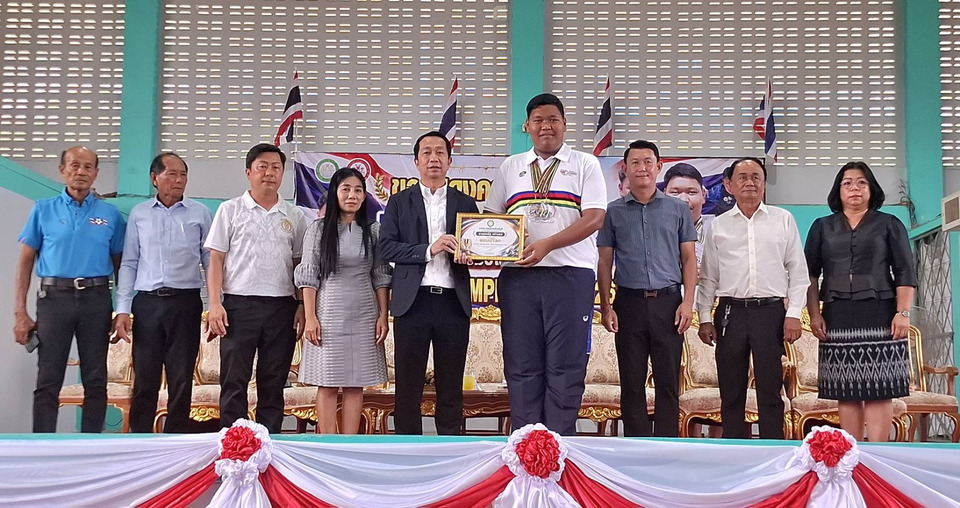 สิงห์บุรีต้อนรับยิ่งใหญ่ “น้องเก้า สหรัฐ” ฮีโร่เปตองเยาวชนโลก กวาด 3 เหรียญที่สเปน ขึ้นมือ 1 โลก 