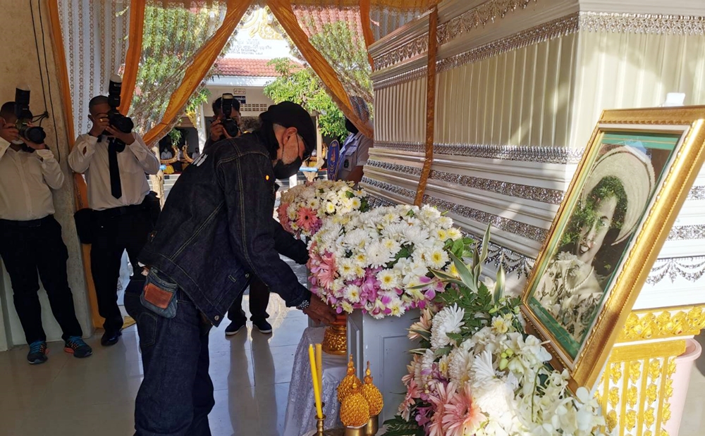 เผาแล้ว "แม่เสี่ยแมน" ท่ามกลางบรรยากาศโศกเศร้า