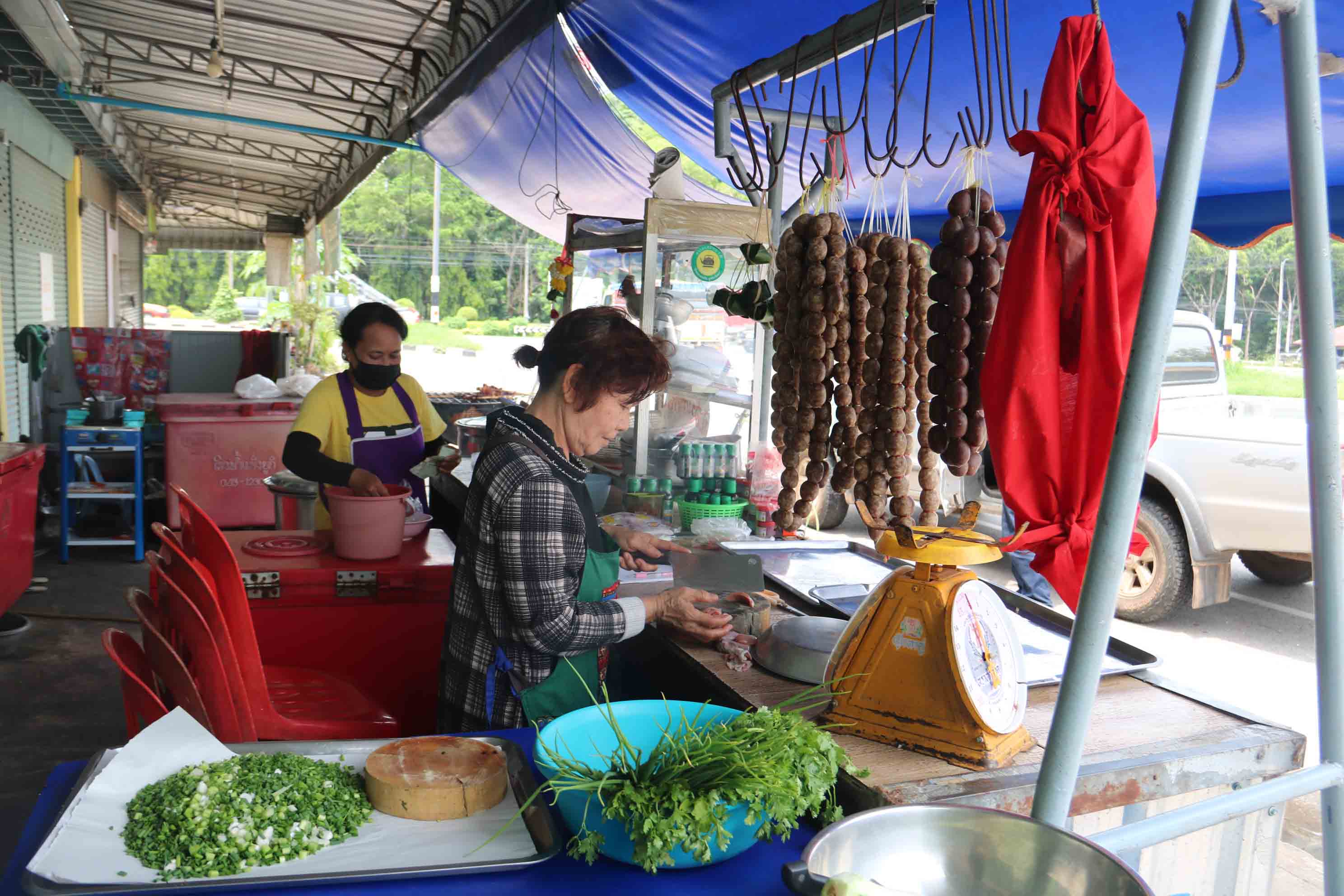 ร้านอาหารอีสานในกาฬสินธุ์ซบเซาสุดในรอบ 30 ปี