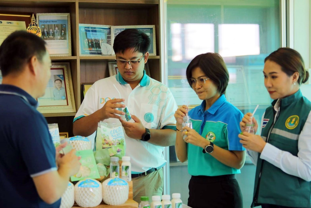 แปลงใหญ่มะพร้าวน้ำหอม ราชบุรี มุ่งมั่นขับเคลื่อนกลุ่มสู่การเกษตรระบบ BCG Model แบบครบวงจร