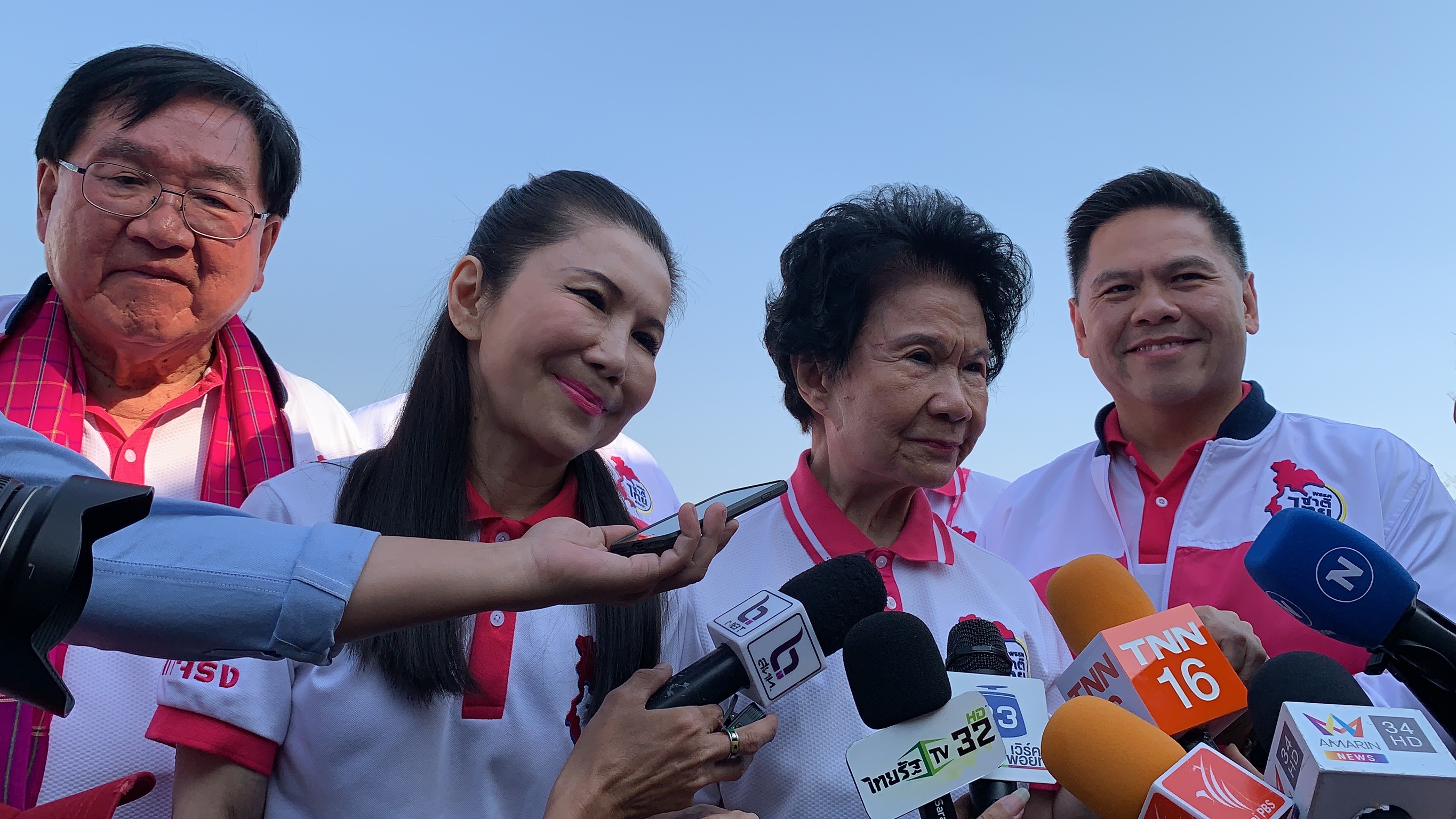 "คุณหญิงแจ่มใจ" เตือนพรรคการเมืองอย่ามาแหยมพื้นที่สุพรรณบุรีตียาก ลั่นทำต่อเนื่องมาถึงรุ่นลูก