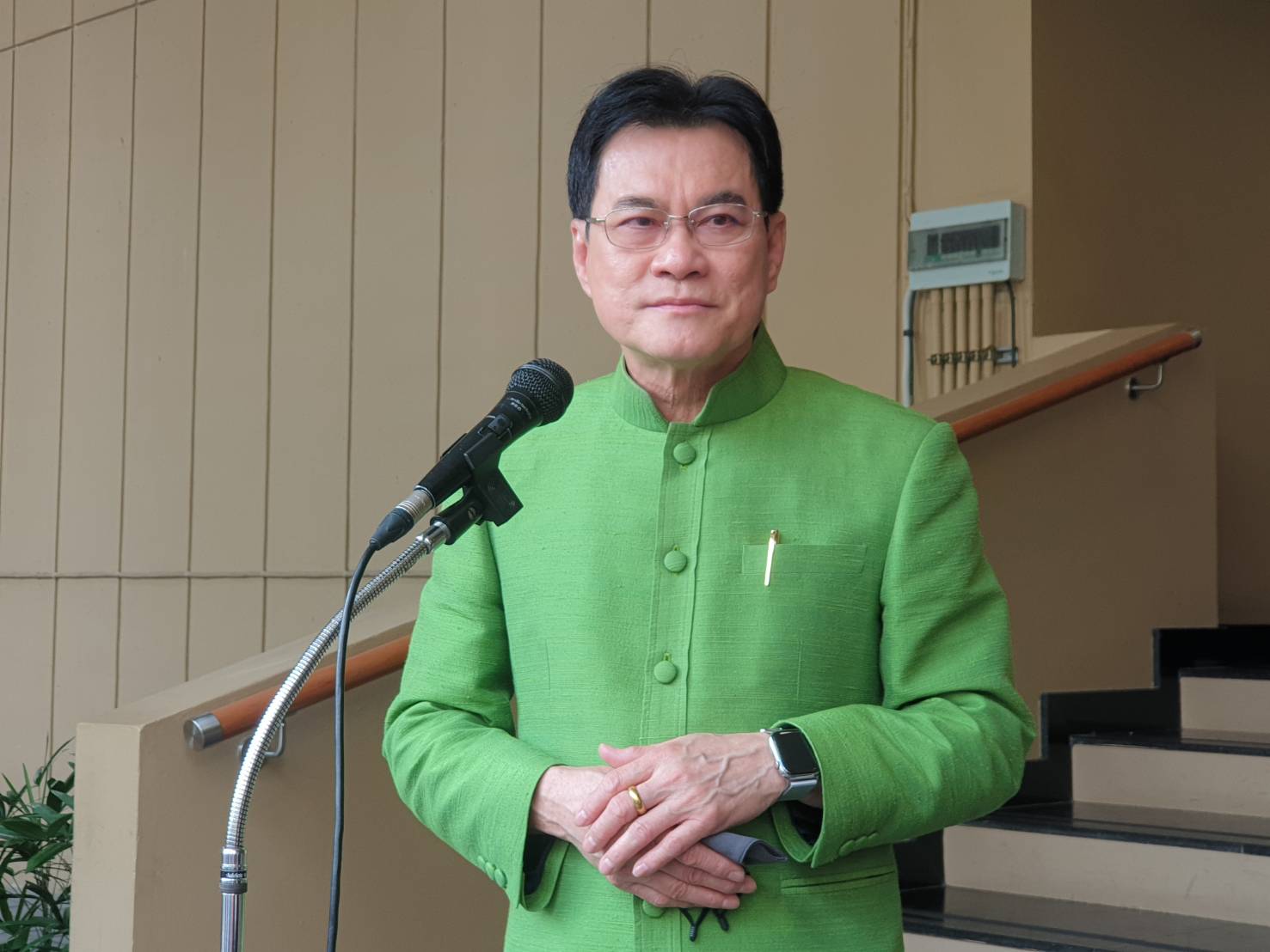 “จุรินทร์” จัดหนัก! มอบของขวัญปีใหม่ให้ปชช. จัด “โครงการลดกระหน่ำข้ามปี” ลดราคาสินค้า-บริการ สูงสุด 80% 