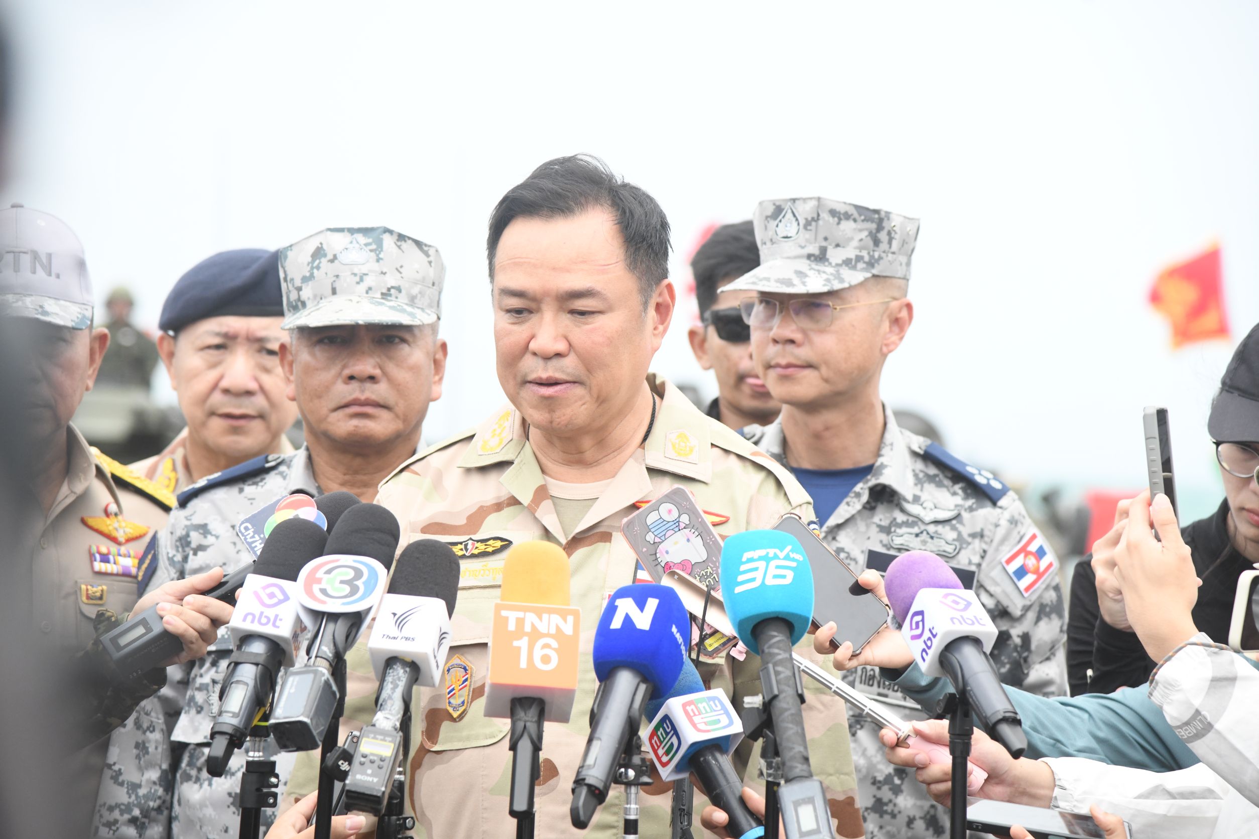 “อนุทิน” แจง แม่ทัพภาค 4 มีอำนาจสูงสุด-มีกฎอัยการศึก ปมเจ้าหน้าที่ยิงจาก ฮ.