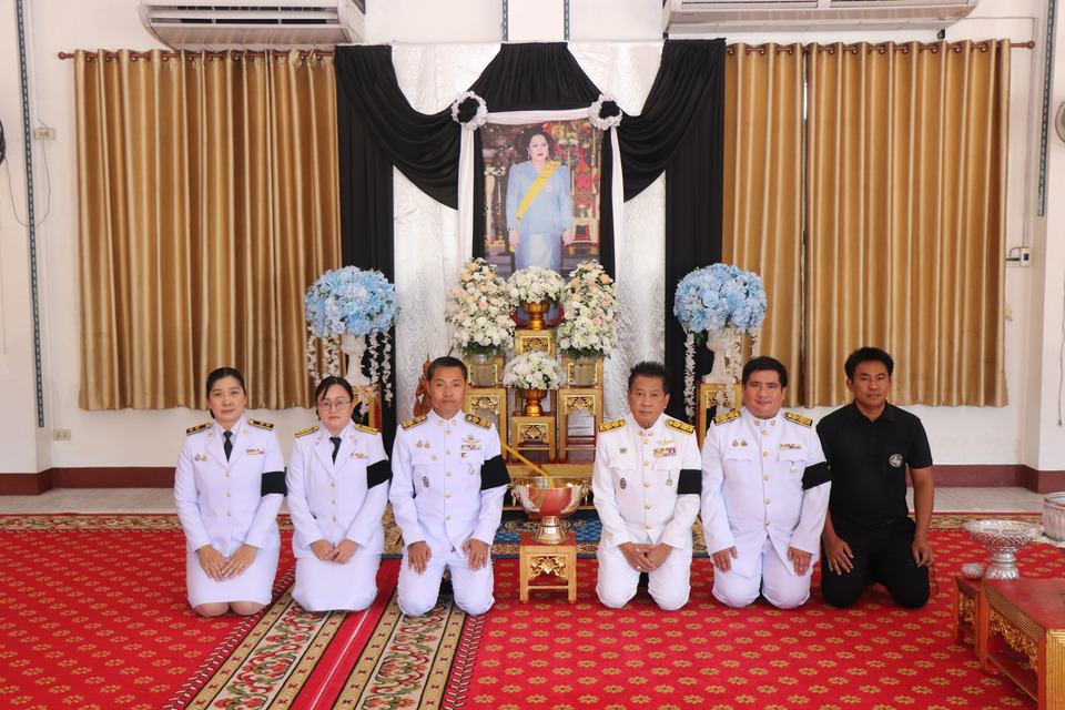 แม่ฮ่องสอน ประกอบพิธีถวายสักการะพระบรมศพ เบื้องหน้าพระฉายาลักษณ์พระนปีหลวง 