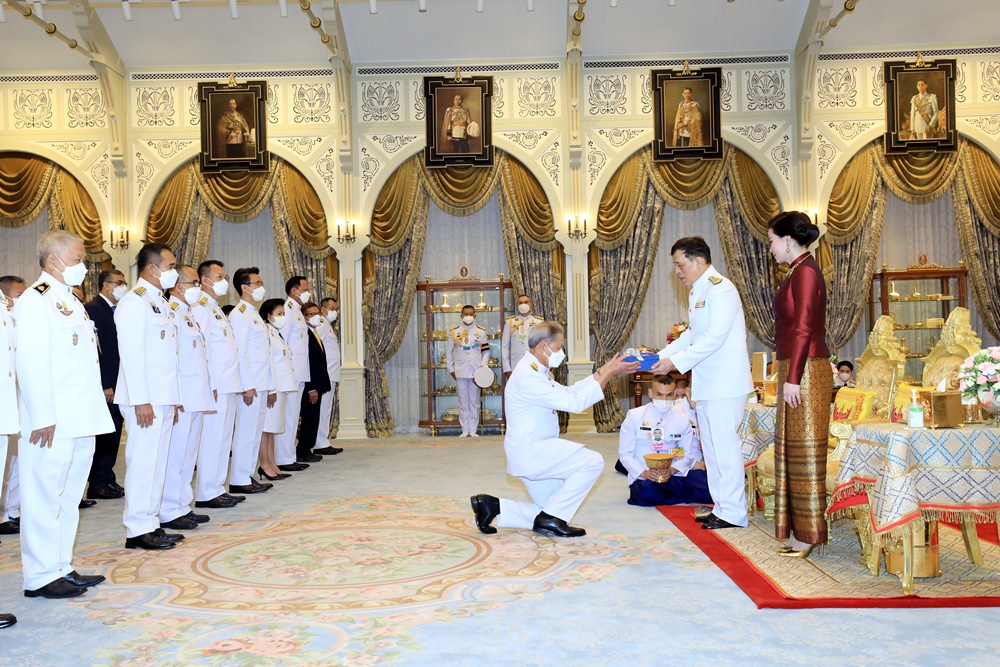 "ในหลวง" พระราชทานพระบรมราชวโรกาสให้ประธานมูลนิธิกาญจนบารมี นำคณะกก. เฝ้าฯ