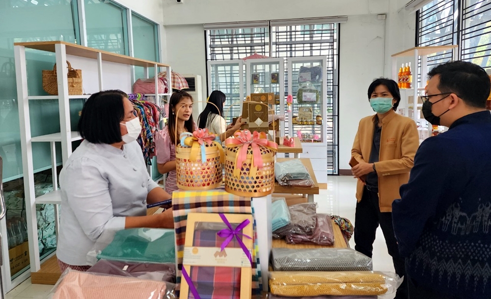 มข. ผนึกกำลัง 3 จว.อีสานตอนบน ดันผลิตภัณฑ์ชุมชนสู่ตลาดเชิงพาณิชย์