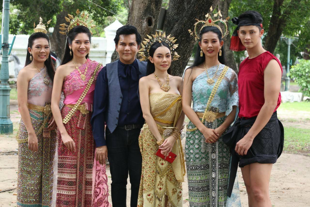 เก้าสตาร์กรุ๊ป จับมือ สถาบันสอนการแสดงบุญเบิกดาว เตรียมส่ง 4 นักแสดงหน้าใหม่ประดับวงการบันเทิง  