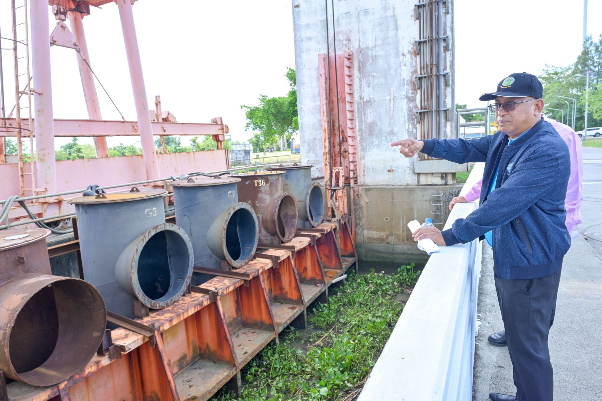 ผส.ชป.15 ลงพื้นที่ติดตามการบริหารจัดการน้ำ ปตร.ชะอวด-แพรกเมือง