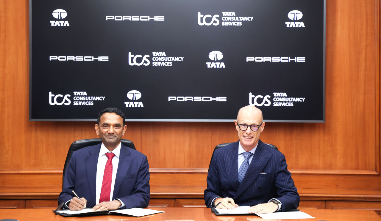 TCS จับมือ Porsche 5 ปี ตั้งศูนย์ AI Mobility เร่งขับเคลื่อนอนาคตยานยนต์อัจฉริยะ