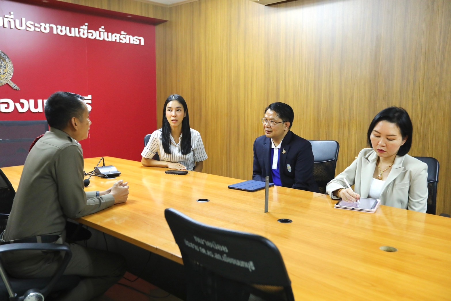 “เลขานุการ รมว.อว.”ลงพื้นที่ติดตามคดีรุ่นพี่ทำร้ายรุ่นน้อง “มทร.สุวรรณภูมิ”