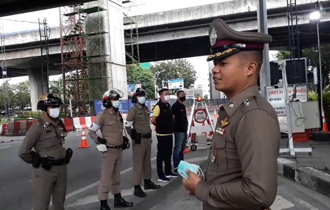 เริ่มแล้ว! 'นครบาล' เปิด 21 ด่านจุดตรวจความมั่นคงรับม็อบ 14 ต.ค.นี้ 