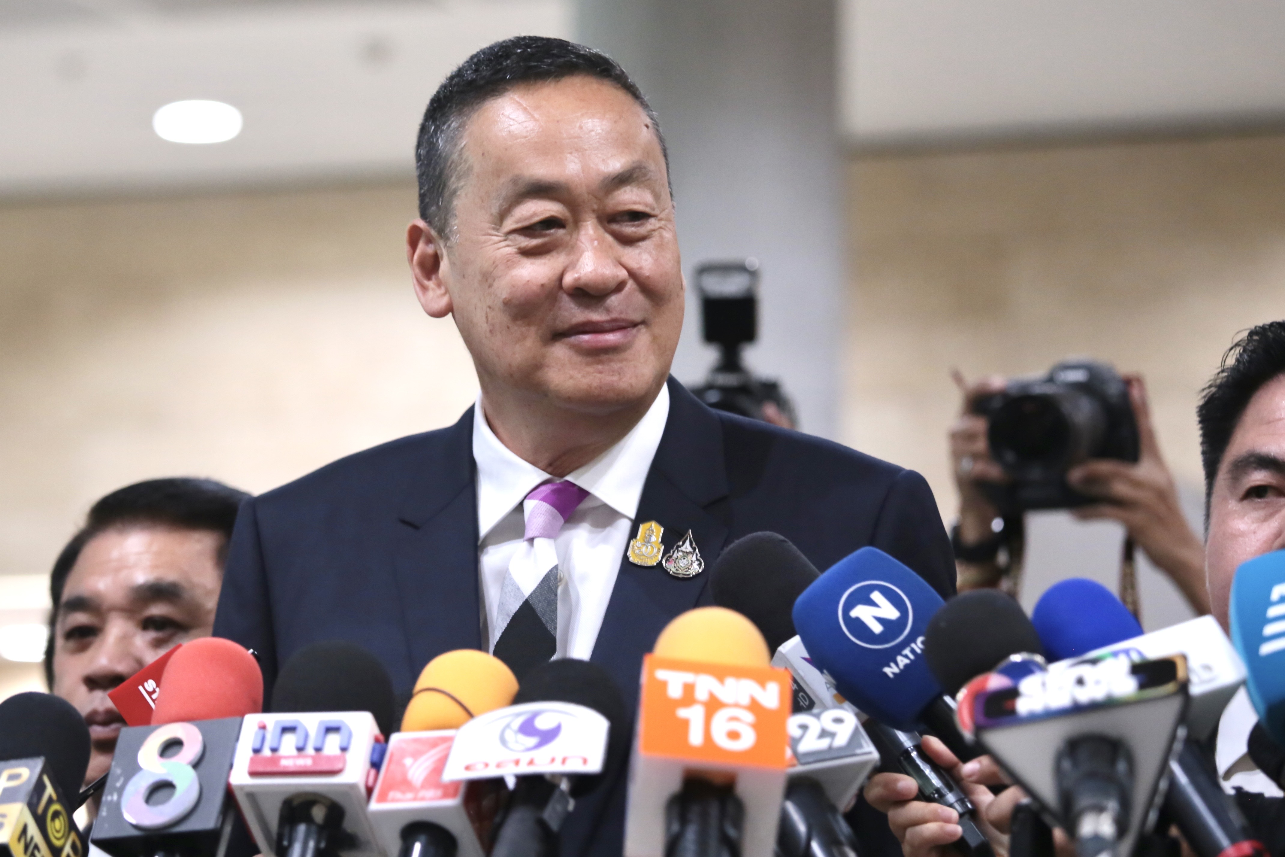 “นายกฯ” ยิ้มเข้าสภาฯ ตอบศึกซักฟอก มาตรา 152 ลั่นไม่มีอะไรต้องกังวล