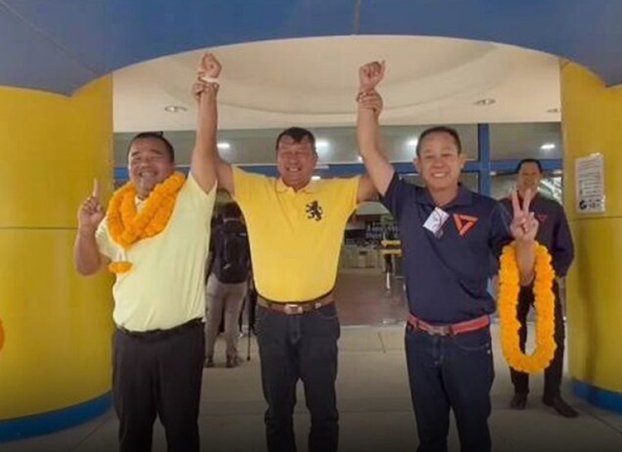เจาะสนาม! เลือกตั้งซ่อม "ส.อบจ. เขต 7" จ. สงขลา ทีม "สมยศ" คว้าเก้าอี้ทิ้งห่างคู่แข่ง 3 เท่า ขณะที่บัตรไม่ประสงค์ลงคะแนน พุ่ง 29%