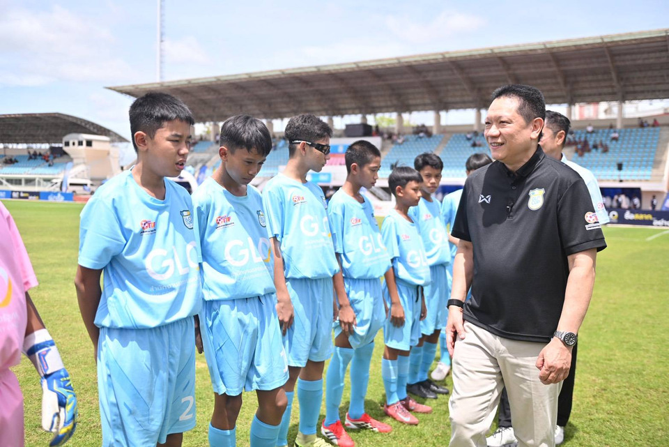 ปลัดคลัง เยี่ยมนักเตะ GLO Cup 2026 รอบน็อกเอาต์ ภาคกลางและตะวันตก