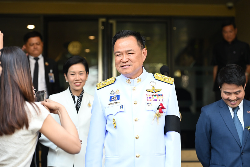 “อนุทิน”  ย้ำ พรรคอันดับ 1 ชอบธรรมจัดตั้งรบ.ก่อน ลั่น ไม่ปิดประตูจับมือน้ำเงิน-แดง ชี้ ไม่มีมิตรแท้ศัตรูถาวร ไม่หวั่นถูกเช็กบิล 