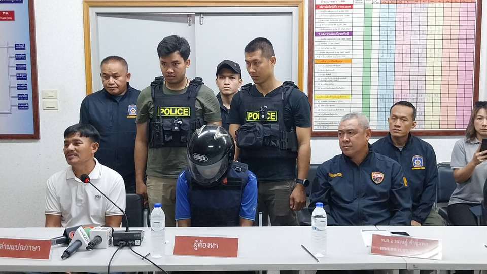 ผบช.ภ.1 แถลงจับหนุ่มเมียนมาโหด ค้อนทุบ 15 แผลฆ่าเพื่อนร่วมชาติ หมกบ้านพักลาดหลุมแก้ว ปทุมธานี