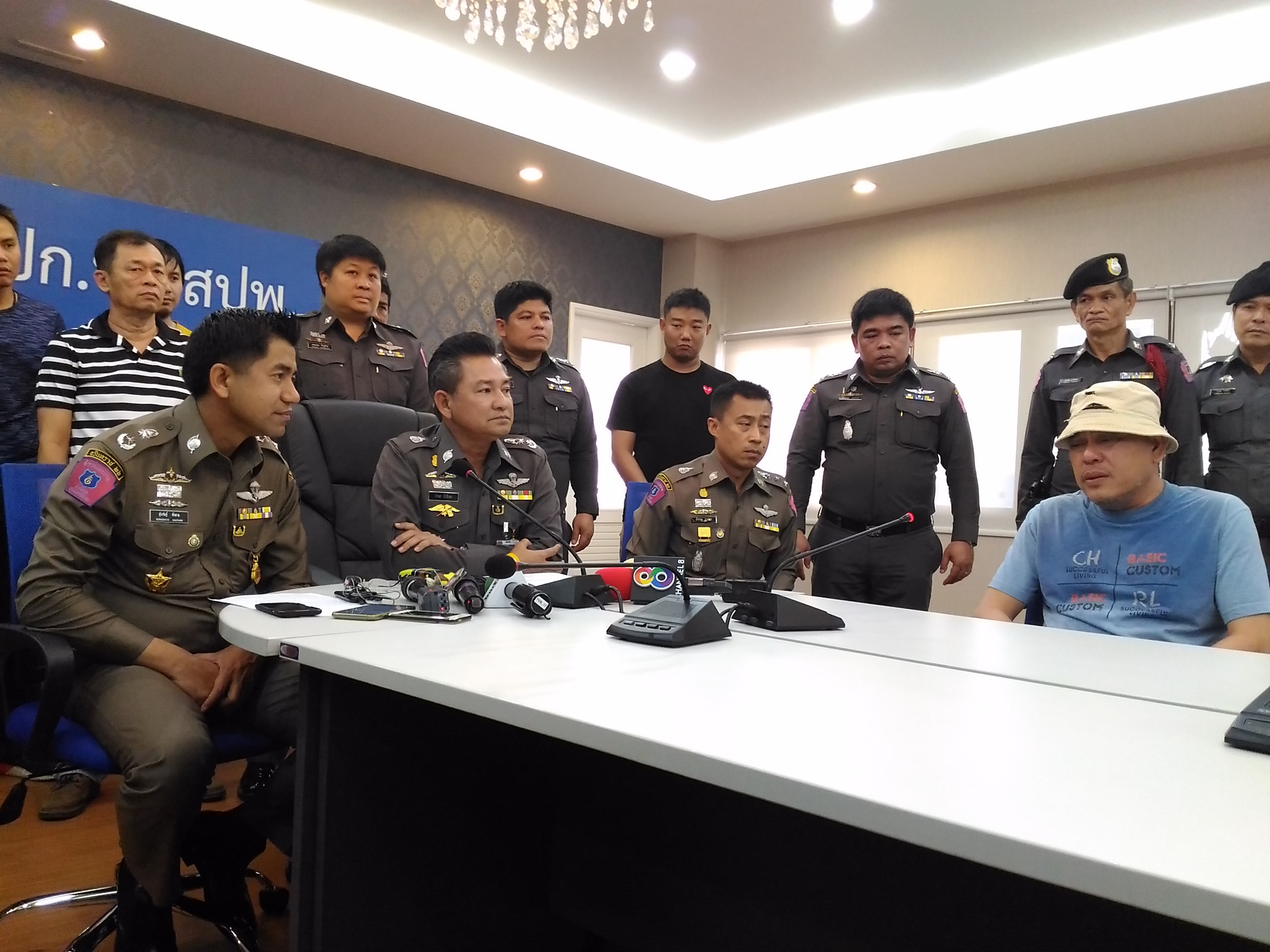 รวบมือปืนยิงคู่อริดับ 2 ศพ หน้านิรันดร์คอนโดฯ แค้นผู้ตายด่าว่าบุพการี