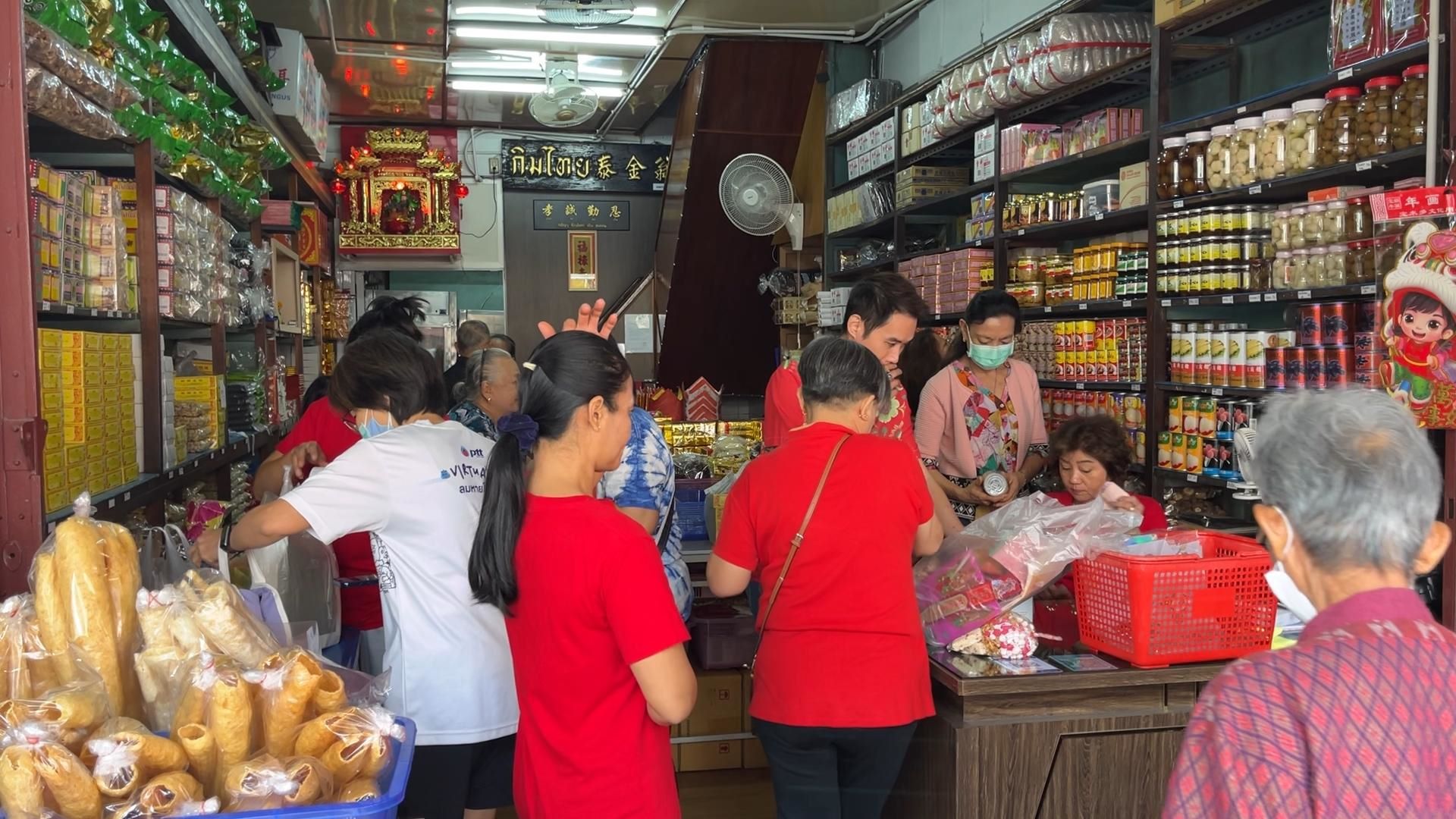 ตรุษจีนขอนแก่นปีนี้คนลดการซื้อกระดาษไหว้ลงช่วยกันแก้ปัญหาฝุ่นด้านราคาของไหว้ปรับขึ้นไม่มาก 