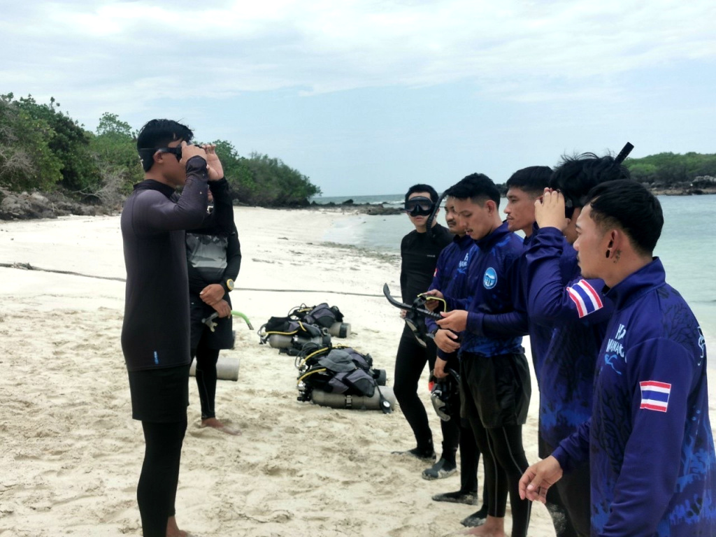 อช.หาดวนกร ติวเข้ม จนท.ฝึกดำน้ำลึกสร้างทีมปฏิบัติการทางทะเล พิทักษ์แนวเขตปะการัง