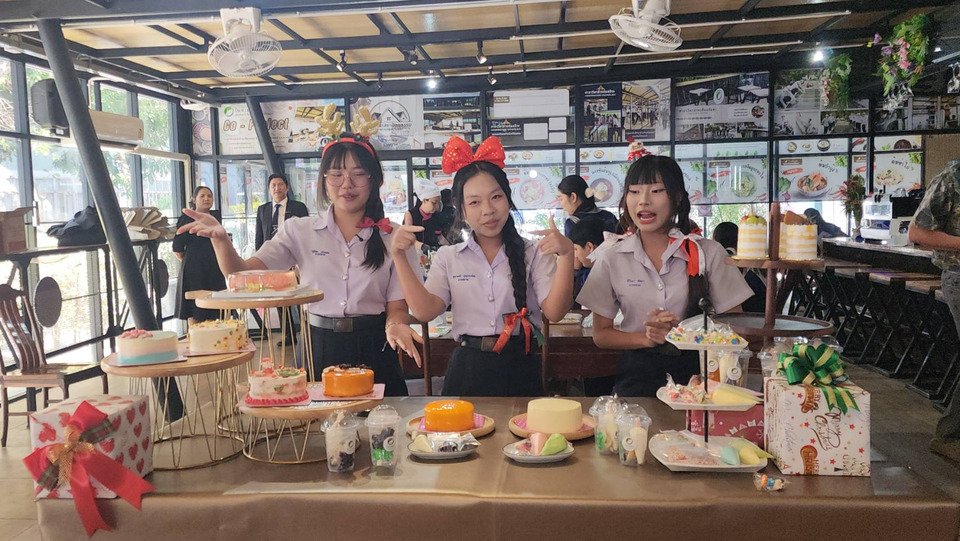 เทคนิคระยอง เปิดขายเค้ก 'DIY' รับปีใหม่ ฝีมือนศ. มุ่งฝึกอาชีพ-หารายได้พิเศษ