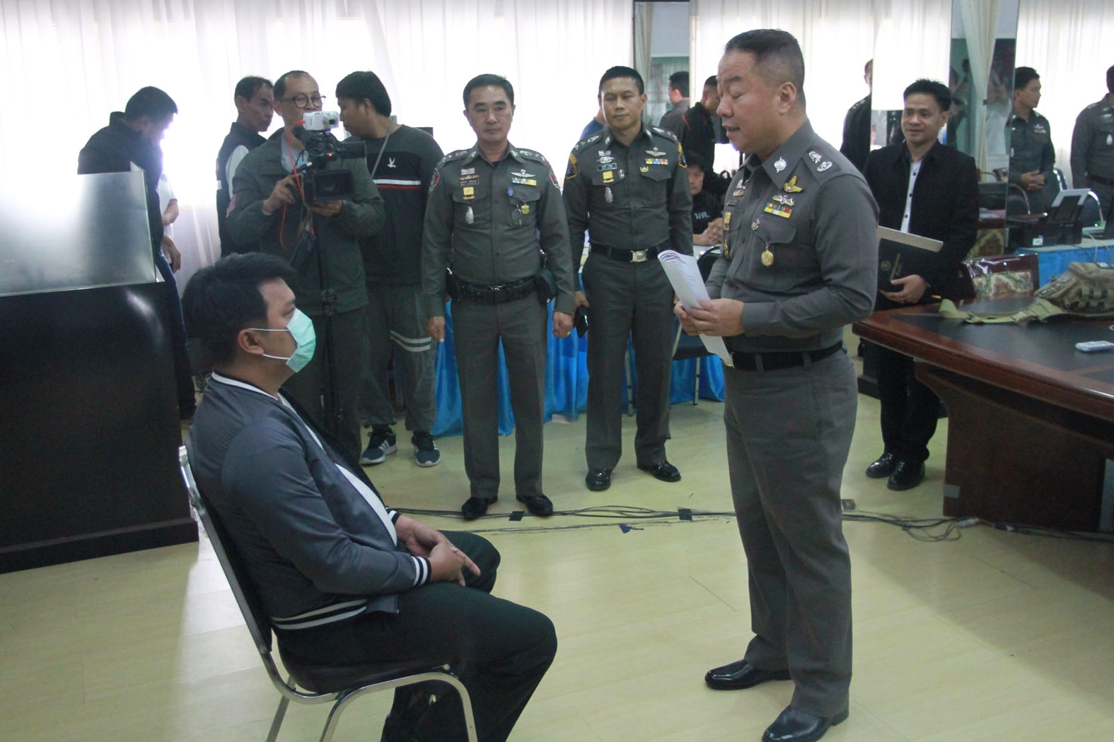 "ศรีวราห์"รับมอบตัว ร.ต.นายทุนค้าอาวุธสงคราม