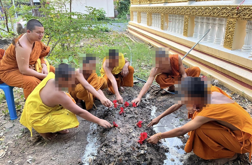 "วัดหนองบัวฯ" ทำบุญอุทิศให้ "นิโคร" สุนัขตามพระธุดงค์จากอินเดีย