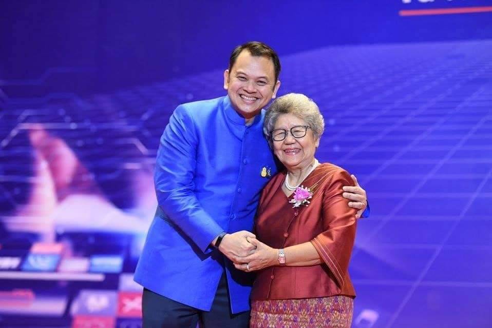 "ณัฏฐพล" โพสต์คารวะให้ "ครูผู้เสียสละ" ที่อดทนพยายามในภารกิจสำคัญต่ออนาคตของประเทศ