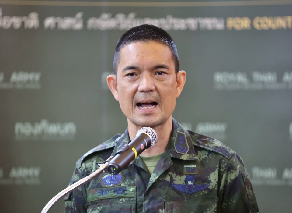 "โฆษกทบ." ขอ "นักการเมือง" อย่าพาดพิง ชี้นำ ทำเข้าใจผิด ยันไม่มีการขอใช้พื้นที่ทหารเป็นหน่วยเลือกตั้ง “ผบ.ทบ.” ย้ำกองทัพ วางตัวเป็นกลาง 