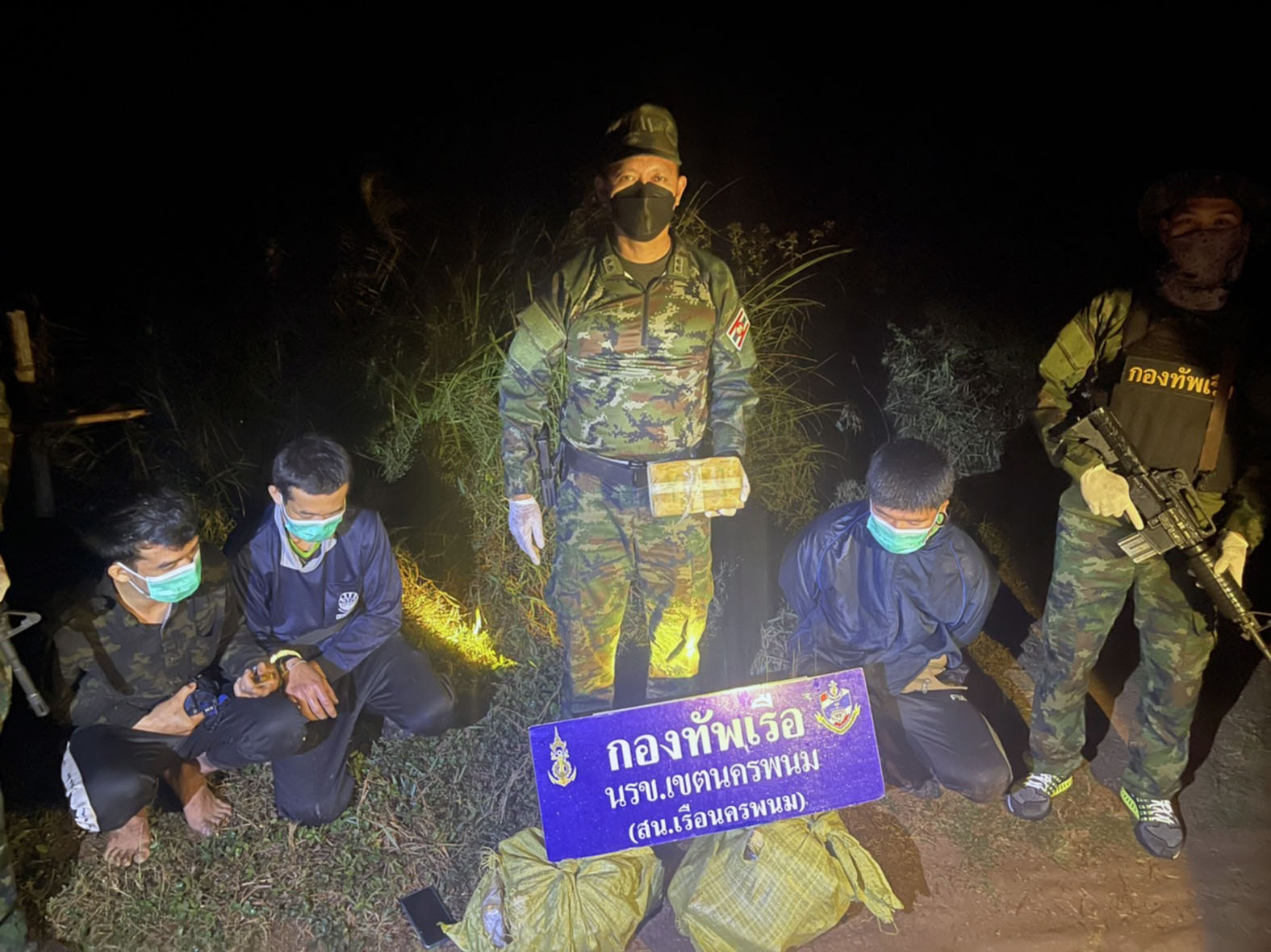จับยาเสพติดล็อตใหญ่กัญชา 452 กก.ยาบ้า 1.7 แสนเม็ดริมโขง