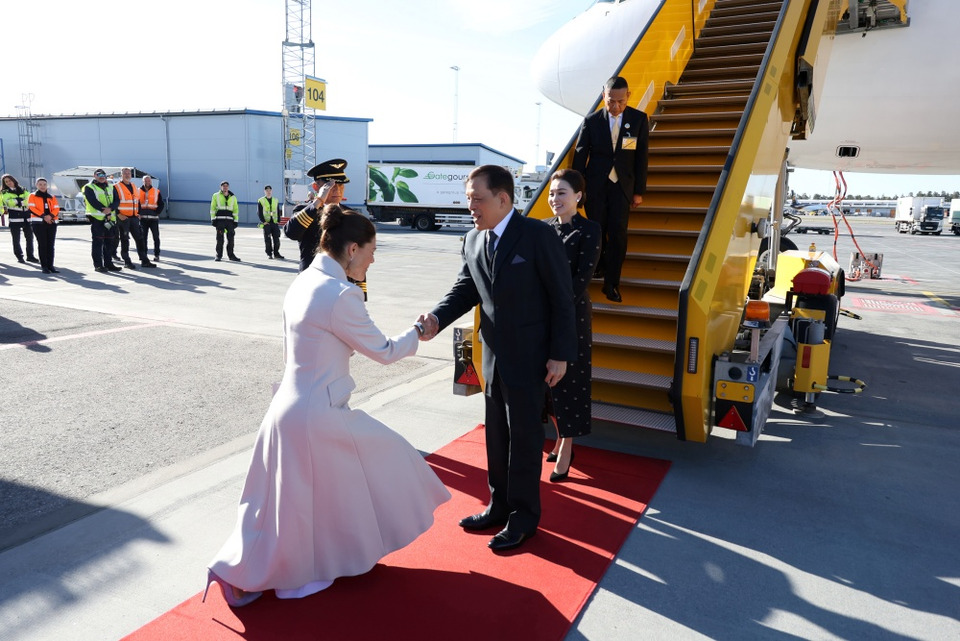 "ในหลวง–พระราชินี" เสด็จฯ เยือนสวีเดน ร่วมพระราชพิธี 80 พรรษา สมเด็จพระราชาธิบดีคาร์ลที่ 16 กุสตาฟ