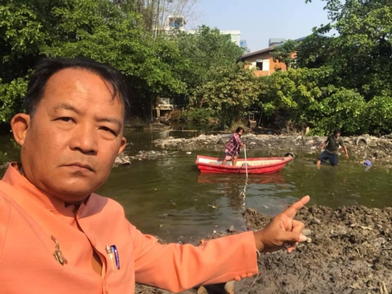 "ศรีสุวรรณ"นำชุมชนวัดรังสิตแจ้งความเอาผิดผู้ที่ถมดินรุกล้ำคลองเปรมประชากร