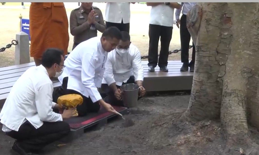 ชลบุรี จัดพิธีตักน้ำศักดิ์สิทธิ์และพิธีตักดินมหามงคล นำไปประกอบพิธีปลูกต้นพระศรีมหาโพธิ์จากศรีลังกา