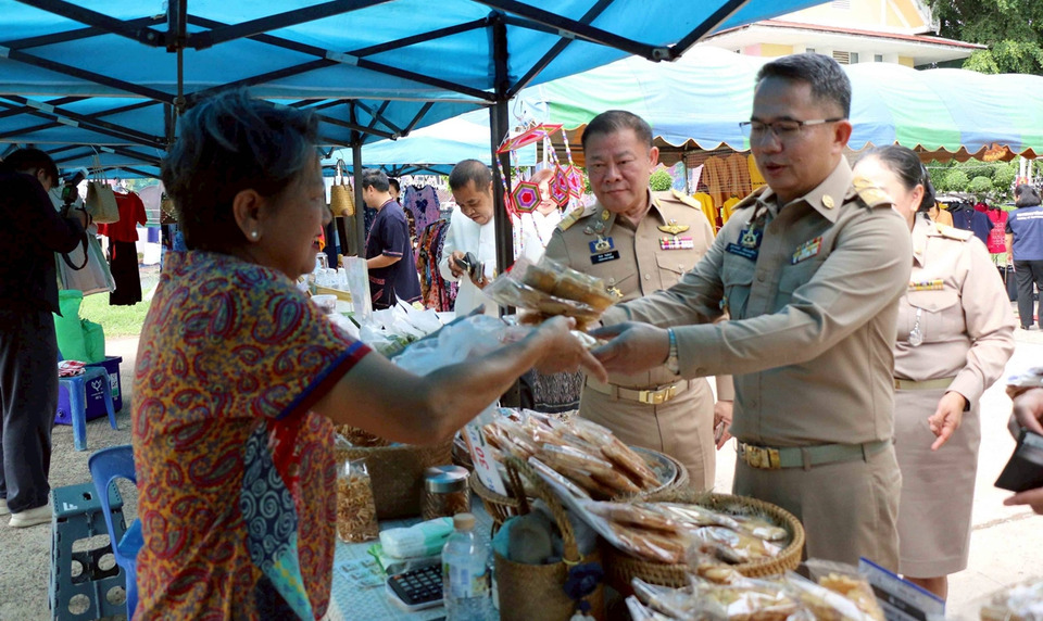 กาฬสินธุ์เปิด Kick-off “ไทยช่วยไทย” ช่วยประชาชนเข้าถึงของดีราคาประหยัด