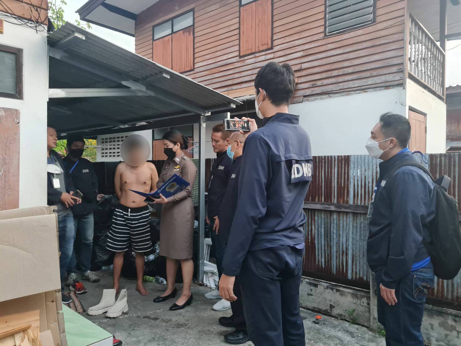  "บิ๊กจ๋อ"รวบเจ้าหน้าที่กรมบังคับคดีเก๊หลอกขายสินค้าทิพย์เหยื่อสูญกว่า 1.5 ล้านบาท