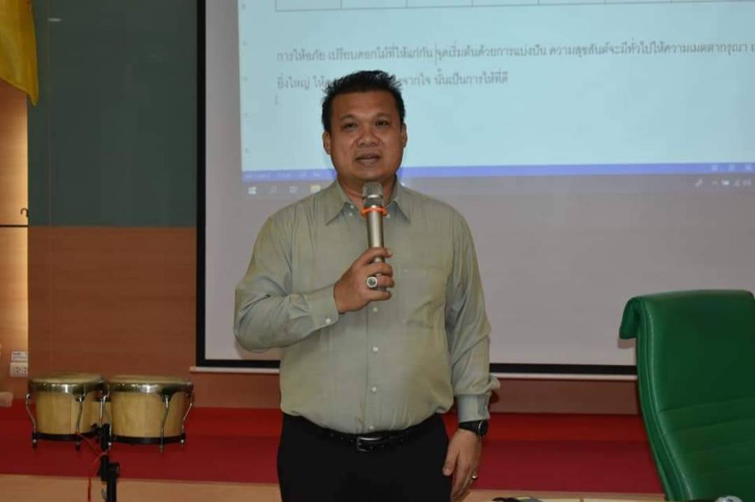 'นายก อบต.เสม็ดใต้' เปิดโรงเรียนผู้สูงอายุวันแรก            