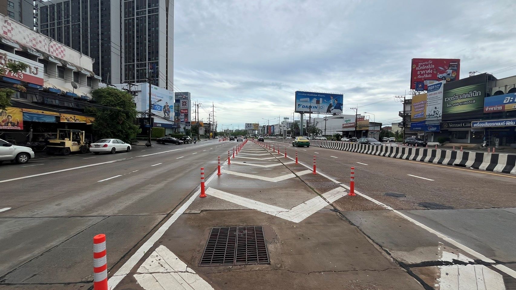 ขอนแก่นเช้านี้น้ำไม่ท่วมแม้ฝนจะตกลงมาทั้งคืน "ธีระศักดิ์" สั่งเข้ม 24 ชม.บริหารจัดการน้ำท่วมขังอย่างเข้มงวด