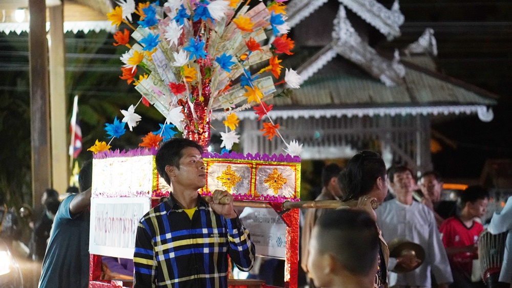 ชุมชนบ้านผาบ่อง ร่วมสืบสานจัดงานประเพณี "ปอยอ่องจ๊อด"
