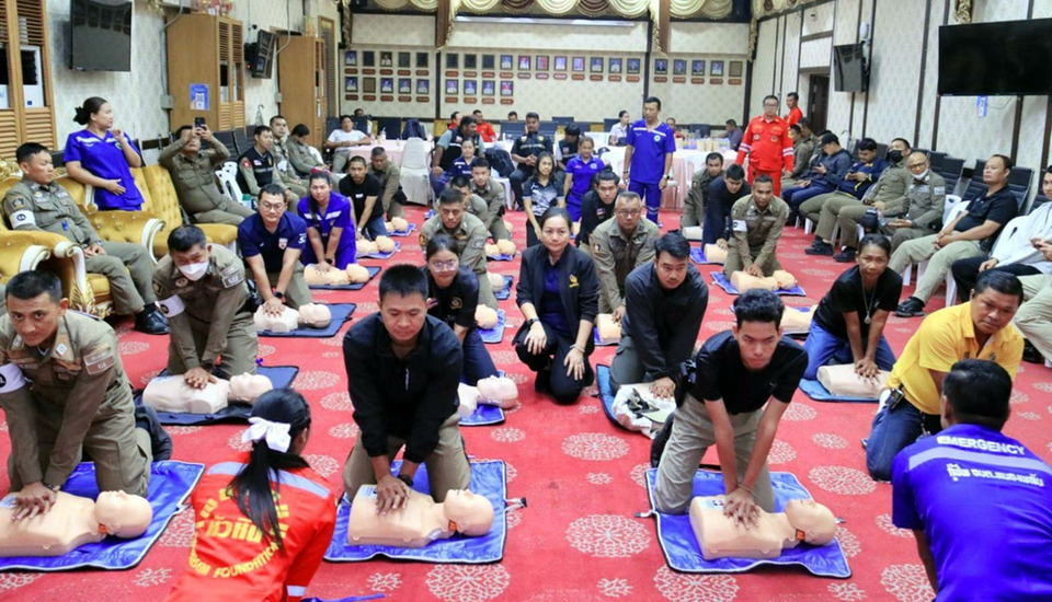 ตำรวจหัวหินอบรม CPR–AED เพิ่มทักษะช่วยชีวิตขั้นพื้นฐาน รับมือเหตุฉุกเฉิน