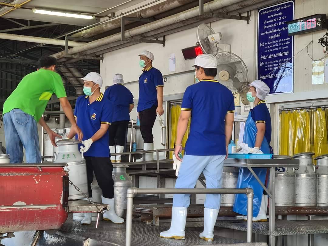 สหกรณ์โคนมนครปฐม จำกัด "ธุรกิจครบวงจร สหกรณ์มั่นคง ซื่อตรงโปร่งใส คืนกำไรสู่สังคม"
