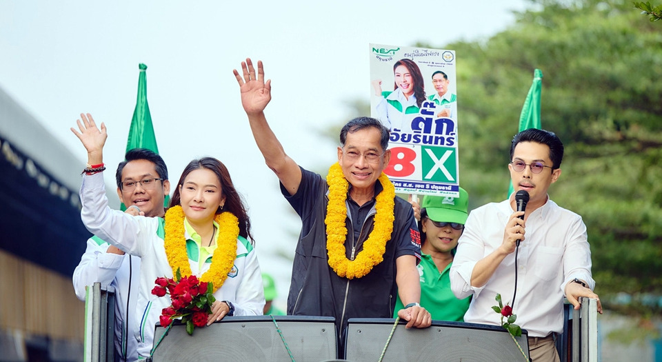 "บิ๊กแจ๊ส" นำคาราวานลุยหนุน “ตั๊ก อัยรินทร์” ผู้สมัคร สส.เขต 5 ปทุมธานี ชูคนรุ่นใหม่ทำงานจริง